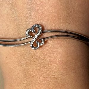 Open heart bangle